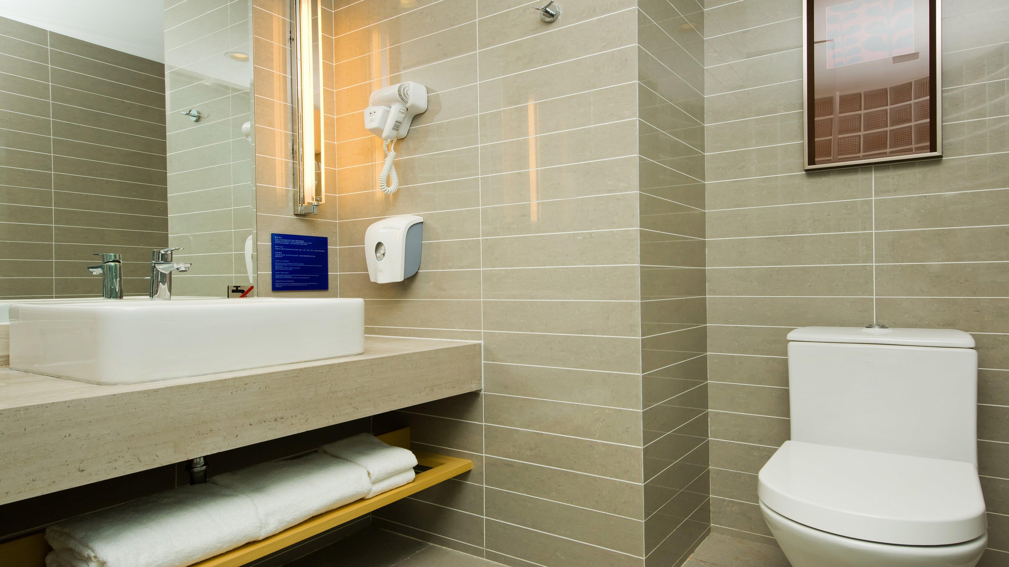 Express Airport Zone By Ihg Hotel 4*